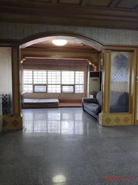 望湖花园简装3房/2厅/1卫朝南好房2000元/月