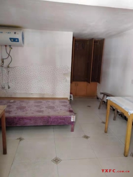 香樟花园简装1房/1卫朝南好房550元/月