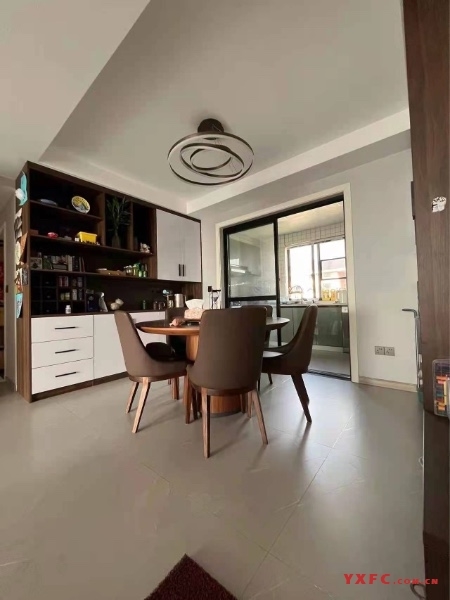 百盛花园豪装3房/2厅/2卫朝南好房128.8万