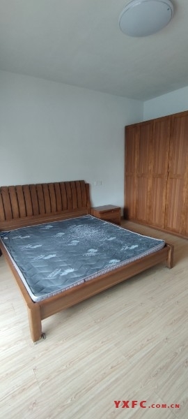 潢潼花园简装2房/2厅/1卫朝南好房1500元/月