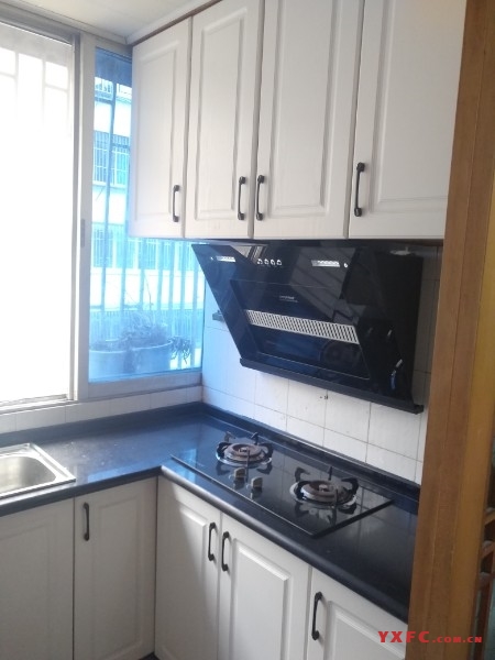 常胜新村2楼105平方，2室2厅1卫，中档装修，设施齐