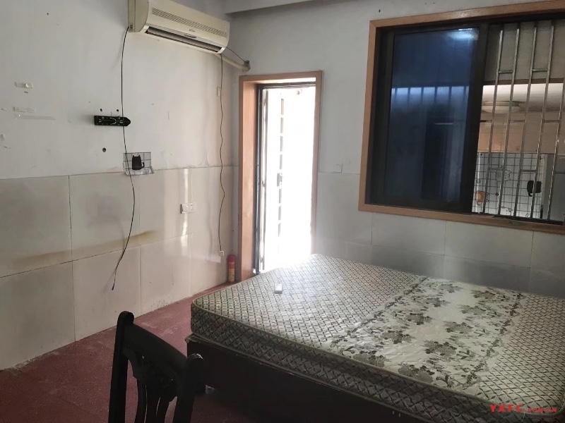 太滆小区1楼60平1室1厅可2房中等装设施齐全1000每月带一个小院子13