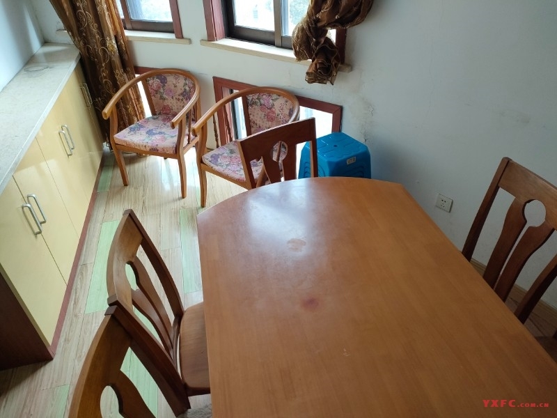 茶局巷3楼精装好房2房/2厅/1卫朝南98平米1650元/月