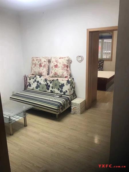 民主新村4楼简装好房2房/2厅/1卫朝南80平米1500元/月