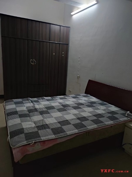 临溪花园简装好房2房/1厅/1卫朝南80平米1400元/月