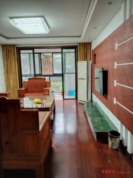 上海新苑精装好房3房/2厅/1卫朝南138平米2600元/月