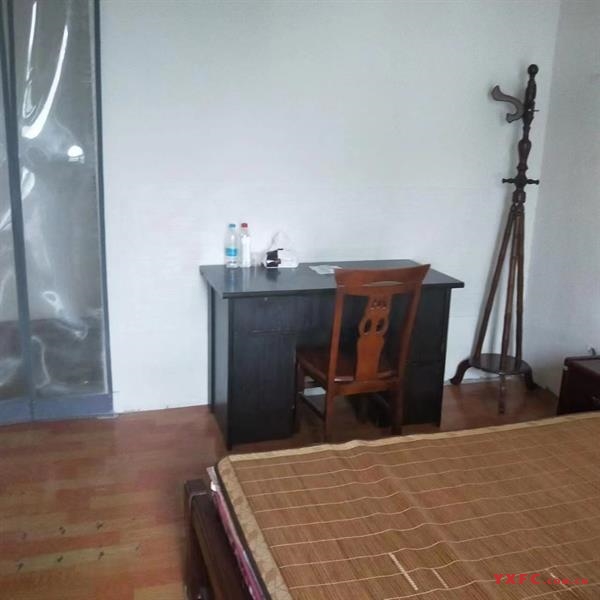 景湖天成花园简装好房3房/2厅/1卫朝南132平米1400元/月