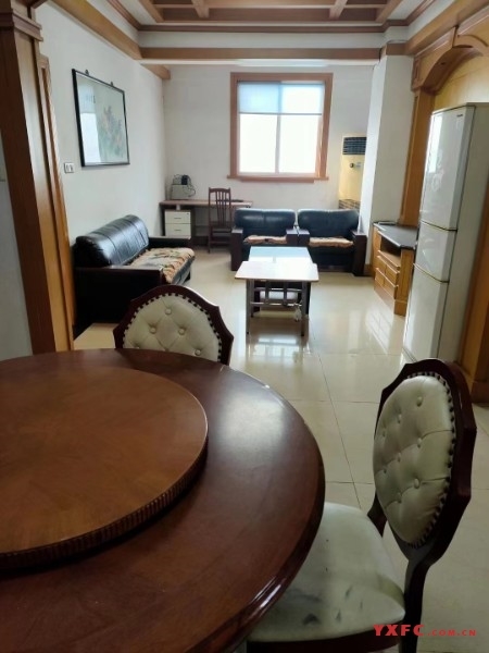 板桥新村简装好房4房/2厅/1卫朝南140平米2000元/月