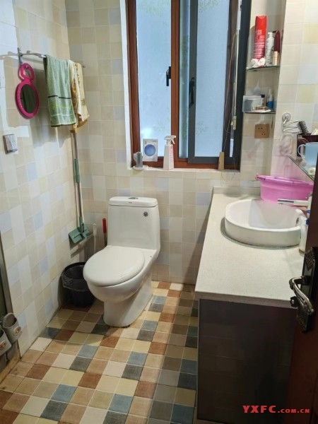 景湖天成花园精装好房4房/2厅/2卫朝南160平米3800元/月