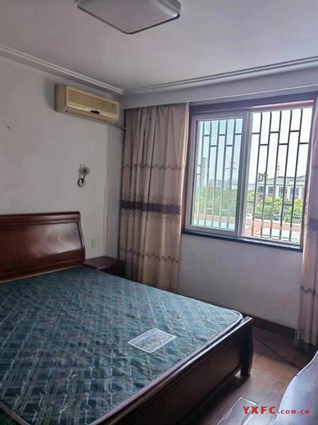 54001热电小区四楼东首，一户一梯，三室二厅一卫，高档装修，空调4只，冰箱，洗