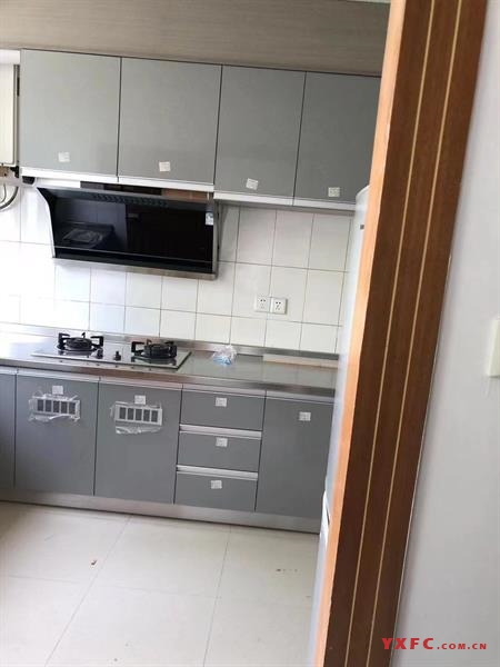 524004香樟花园南区120平米，3楼，3室2厅1卫，出新装修，管煤，3万一年