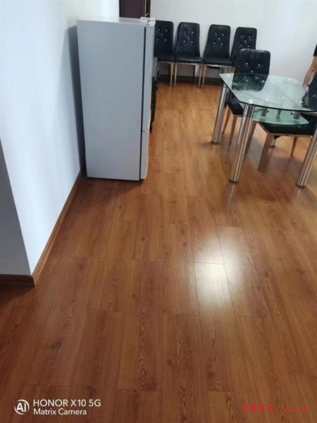 春雁花园电梯9楼2100一个月