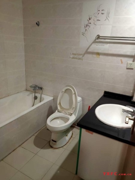 下漳花园简装好房2房/2厅/1卫朝南80平米2000元/月