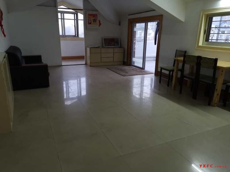 环科园龙泽苑一期15幢6楼3室出租，拎包入住，生活便利