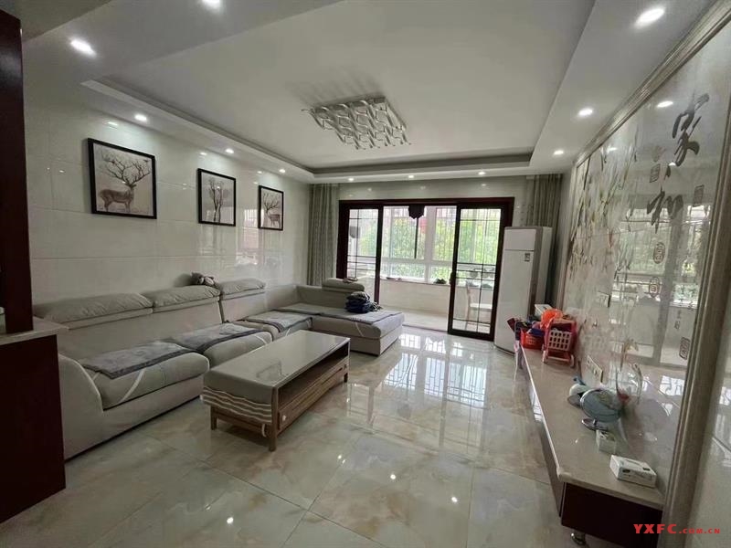 百盛花园3楼精装房超低价出售6000一平方