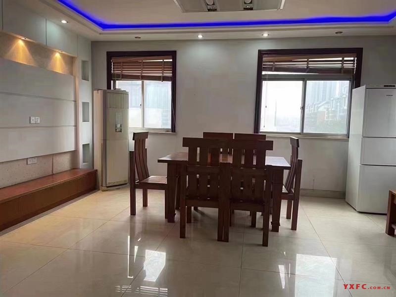 2258.柳溪苑别墅3-4楼复式250平方高装设施齐全4500/月