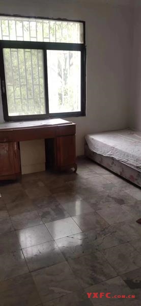 919002荆溪新村2楼3?1厅空2热冰洗管煤设施齐全中装干净2100/月看