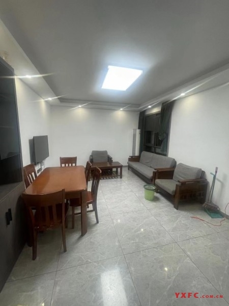 春雁花园精装好房2房/2厅/1卫朝南92平米2600元/月