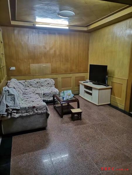 103007裕红新村底楼，93平米，高档装修，设施齐全，有园子，有自库，1.6万