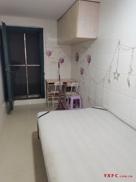 金城花园一期简装好房1房/1卫朝南25平米400元/月