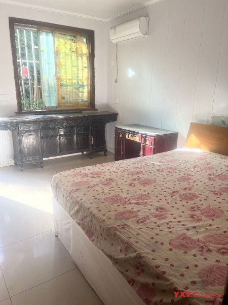 4234广汇民房1楼，两个房间（一间装修好，一间毛坯）设施齐全900/月