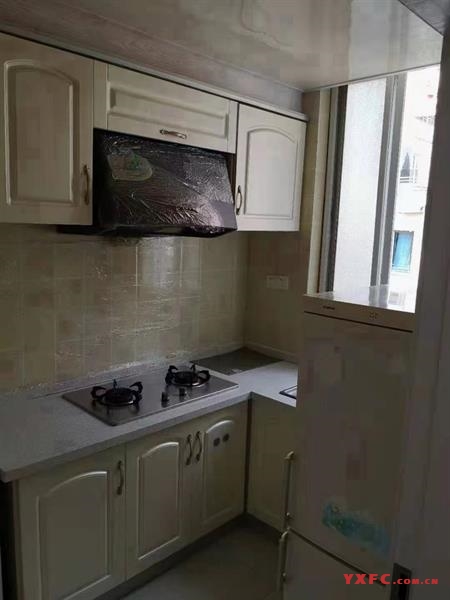 茶局巷2.5楼80平米两房朝南，空调2只，热水器，冰箱，洗衣机，管道煤气，床