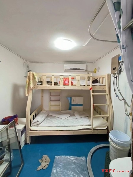 4251.绿园新村小车库10平米全新装修首租350/月