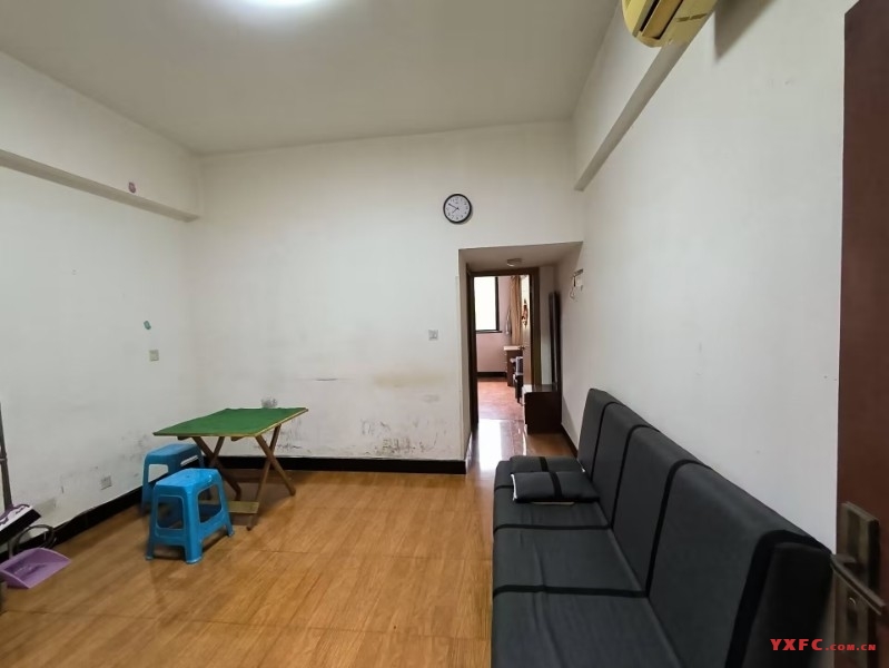 4294.怡丰苑2楼50平方装修清爽设施齐全1200/月也可出售50万包过户