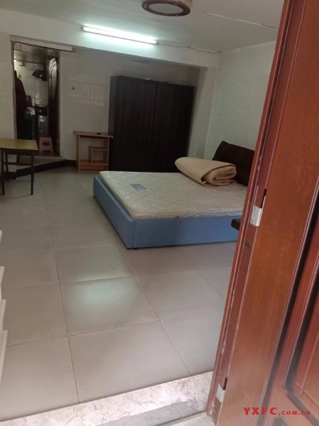 4308.龙泽苑一期朝南汽库38平米南北通透简装设施全750/月