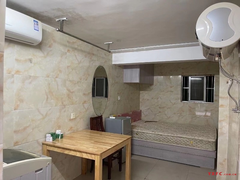 4133.龙泽苑一期朝北外车库20平米设施齐全600/月