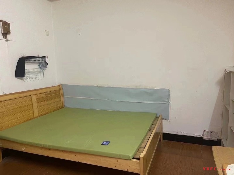 3884.丰泽苑东区朝南汽库35平装修清爽设施齐全700/月