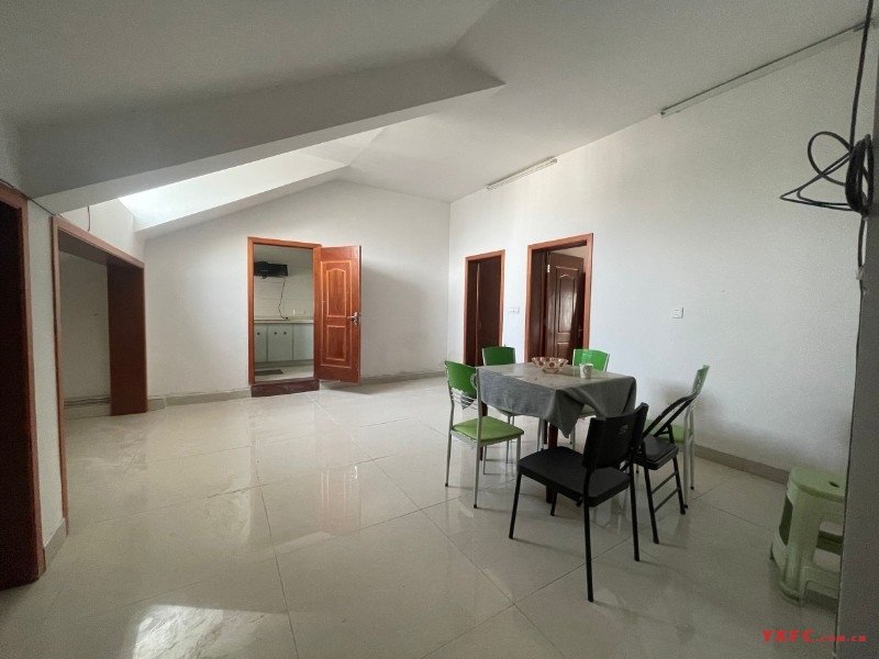 4348.新城苑6楼110平米左右2室简装干整洁设施齐全1250/月