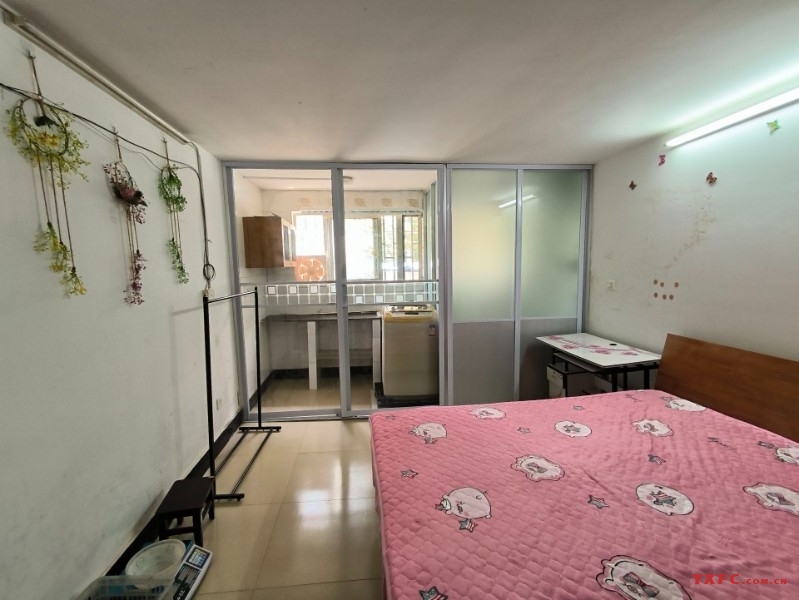 3424.水岸豪庭车库25平米简装清爽设施全600/月