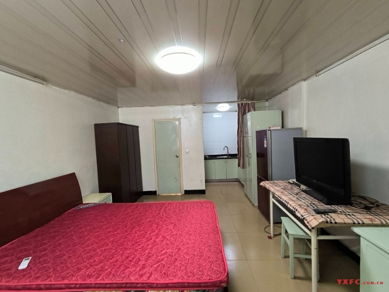 3811.朝阳路外车库38平方装修清爽设施齐全650/月