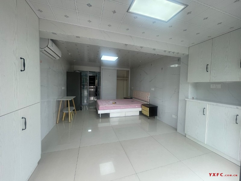 出租:沧浦家苑朝南汽车库前后门高装设施齐全1100元/月