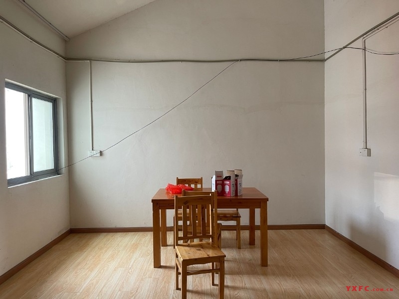 出租:潢潼花园5楼2室2厅1卫设施齐全1350元/月