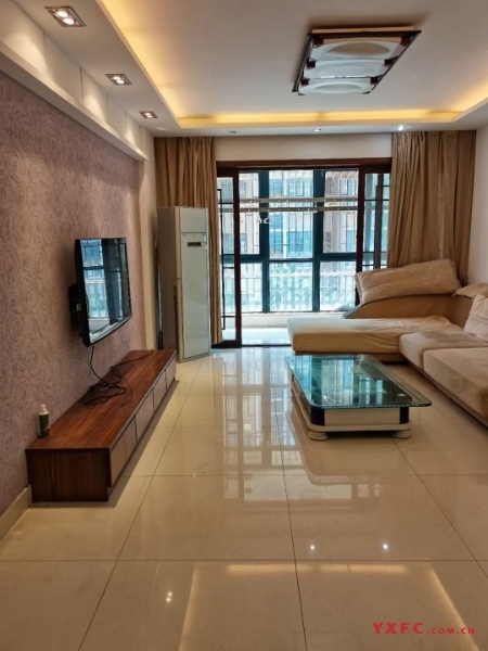 金城花园二期精装好房3房/2厅/1卫朝南135平米2200元/月