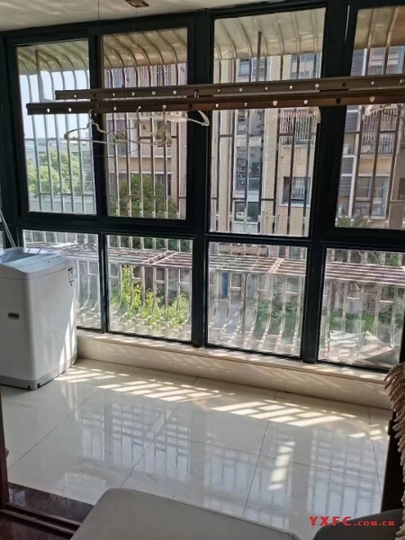 金城花园二期精装好房3房/2厅/1卫朝南135平米2200元/月