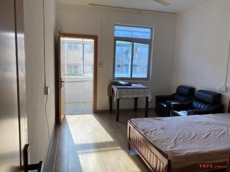 西木新村简装好房3房/1厅/1卫朝南96平米1400元/月