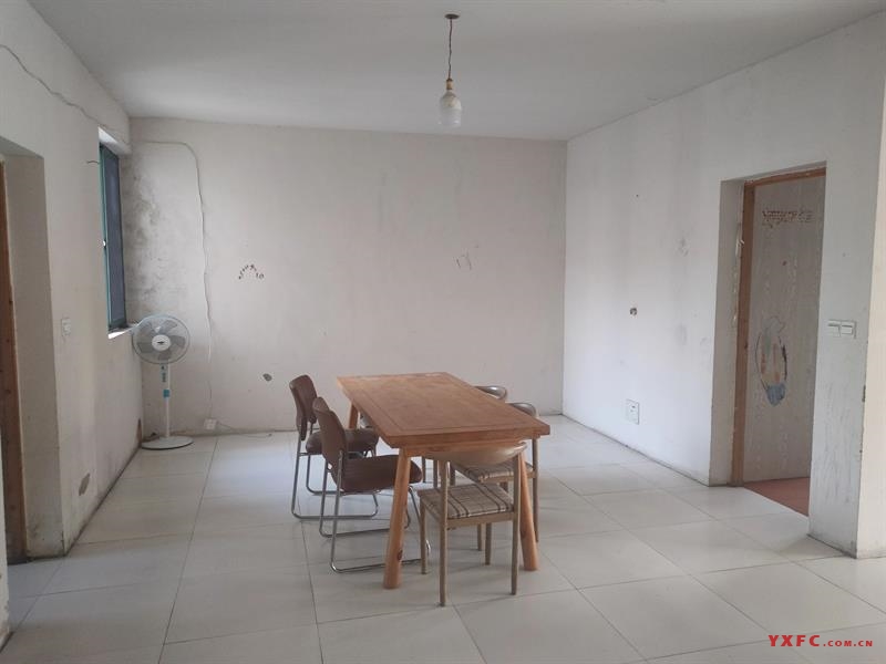 仓浦家苑简装好房2房/2厅/1卫朝南107平米1600元/月