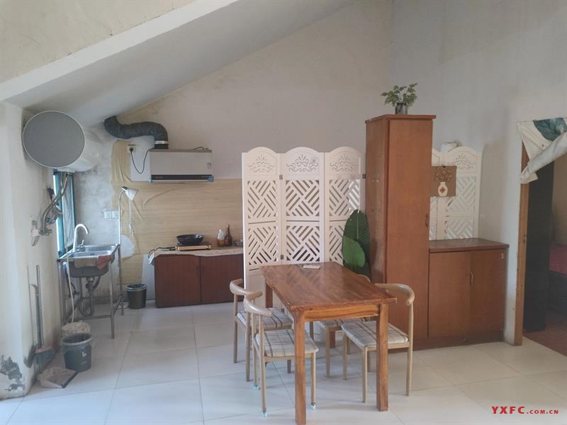 仓浦家苑简装好房2房/2厅/1卫朝南107平米1400元/月