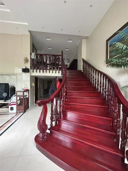 东溪望族联排别墅，产证334平边套送超级大花园200平