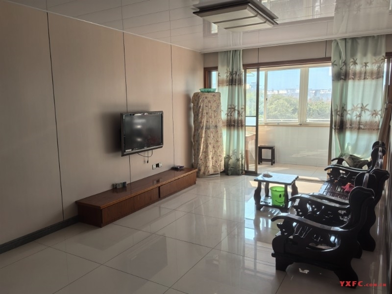 枫庭苑4楼120平米精装修设施全