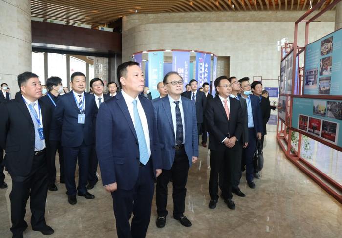 2021中国陶都（宜兴）金秋经贸洽谈会暨乡贤人才发展大会今日开幕 ！